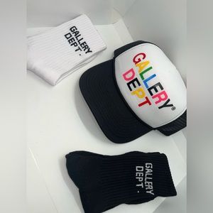 Gallery dept Hat and socks